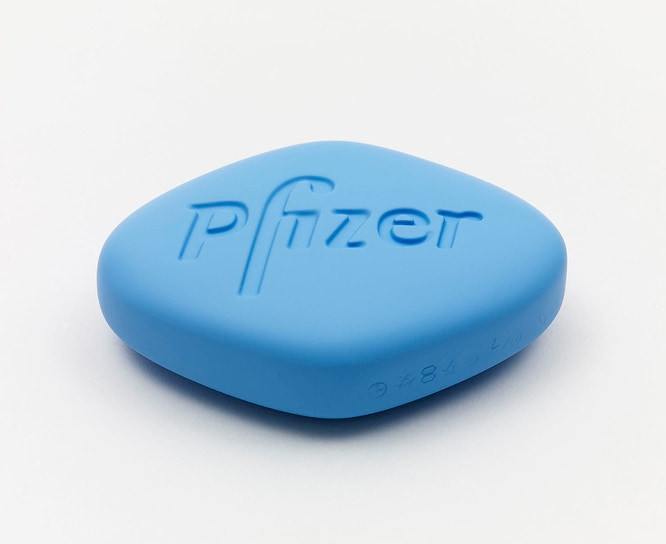 Damien Hirst - Pfizer 100mg (Baby Blue), 2014, Polyurethane resin with ink pigment