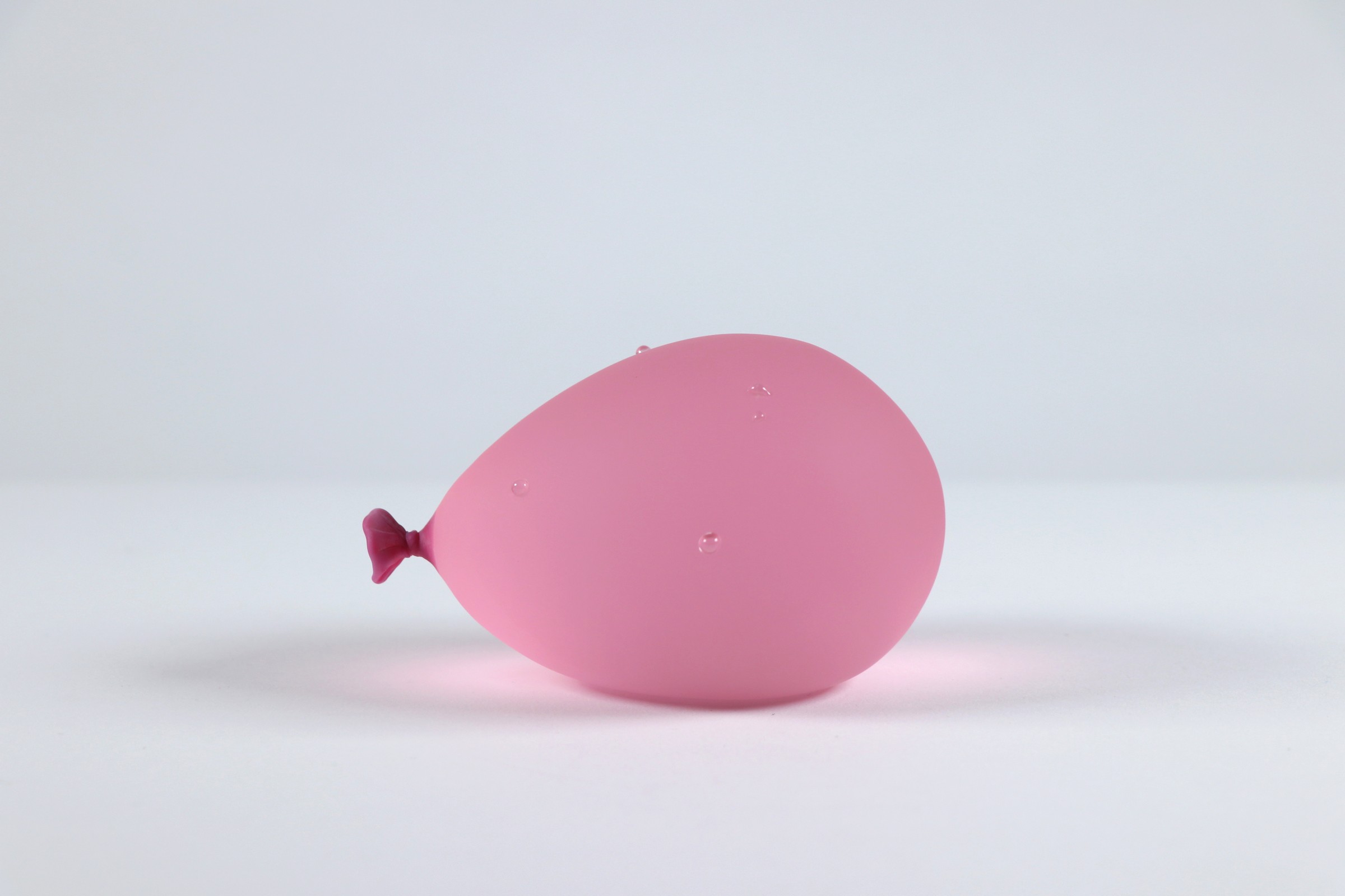 Dylan Martinez - Pink w/ droplets Water Ballon, 2026, Glass Sculptures - Hot Sculpted, Sandblasted, Acid Etched