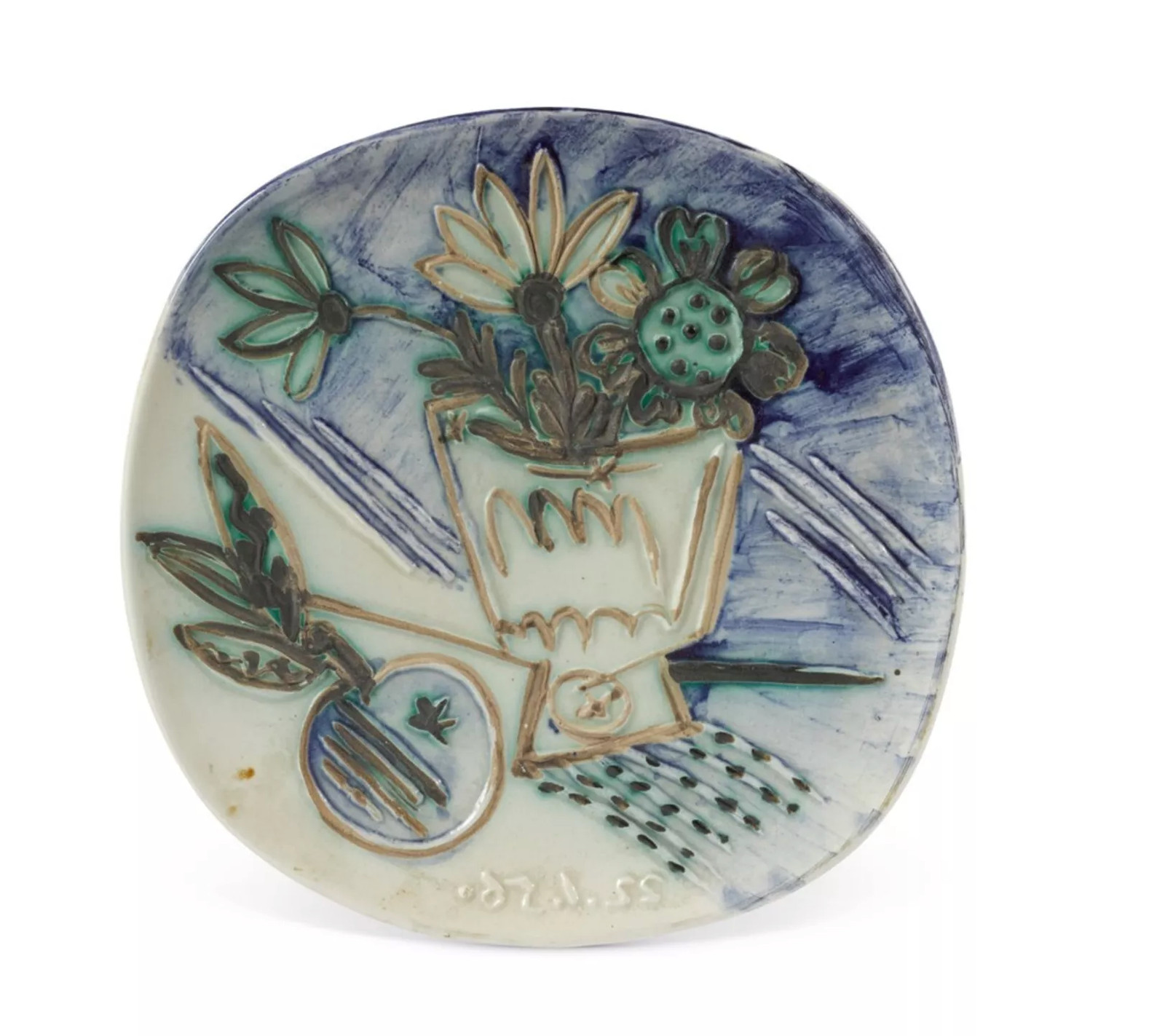 Pablo Picasso - Bouquet à la pomme, 1956, White earthenware clay, decoration accentuated with oxidized paraffin, oxides un...