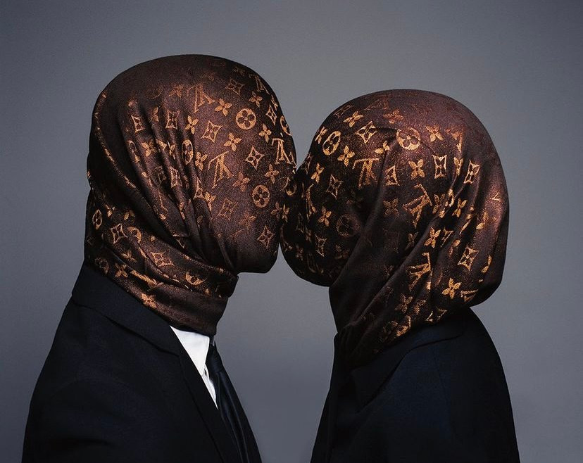 Tyler Shields - Louis Vuitton Kiss, 2022, Digital c print