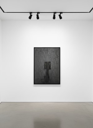 Retna - Black on Blast