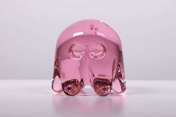 Dylan Martinez - M Pinky, 2023, Hand blown glass sculpture