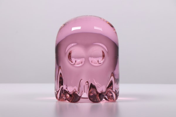 Dylan Martinez - SM Pinky 2, 2023, Hand blown glass sculpture