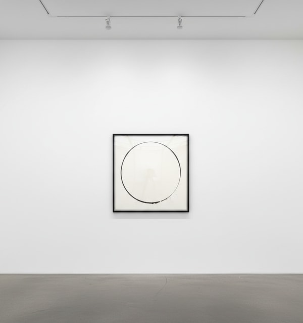 Ian Davenport - White, Black, White, 2002