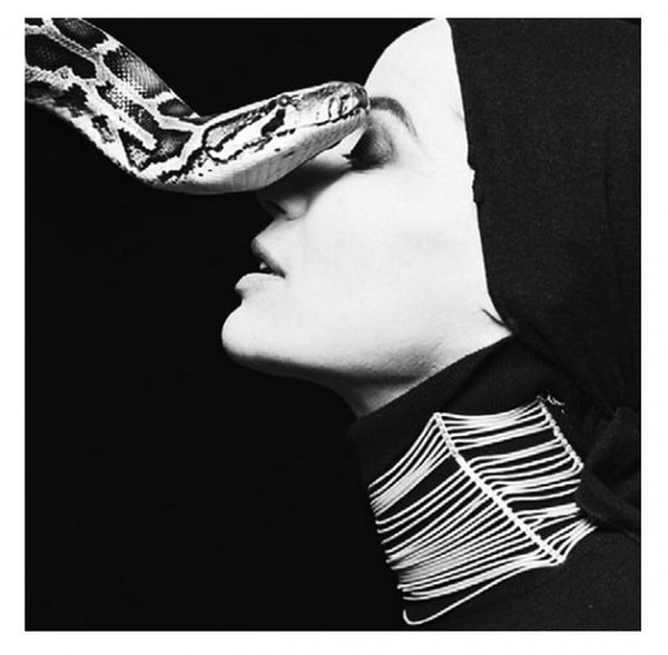 Michel Comte - Veruschka, 1990